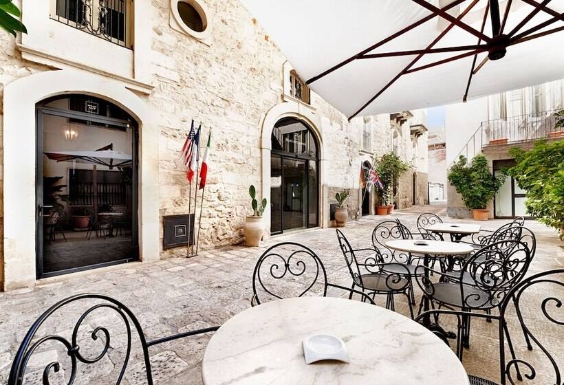 בית מלון כפרי Relais Antica Badia   San Maurizio 1619