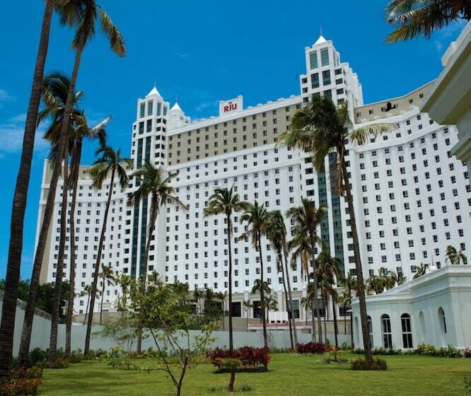 Hotel Riu Emerald Bay - All Inclusive