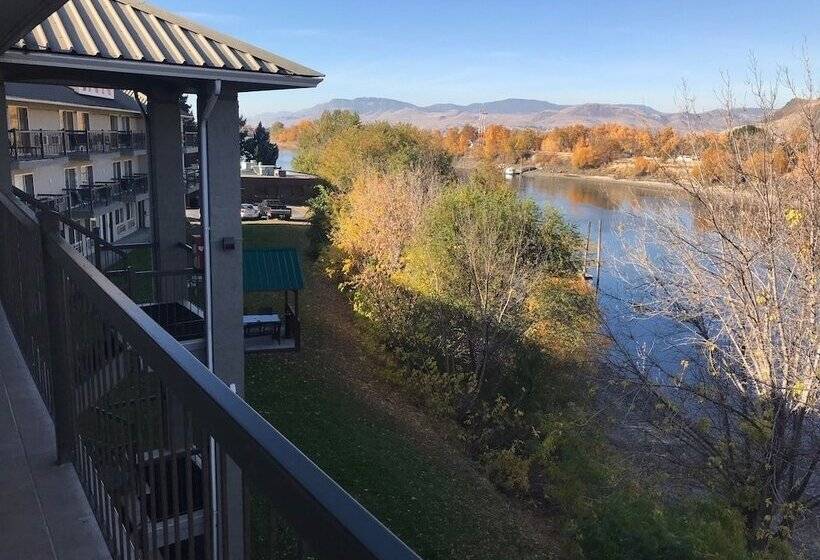 酒店 Riverland Inn & Suites