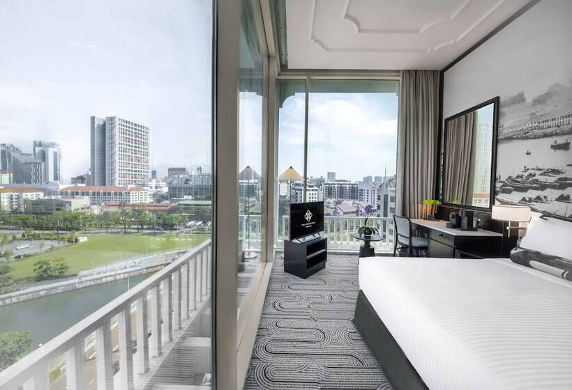 هتل The Robertson House by The Crest Collection