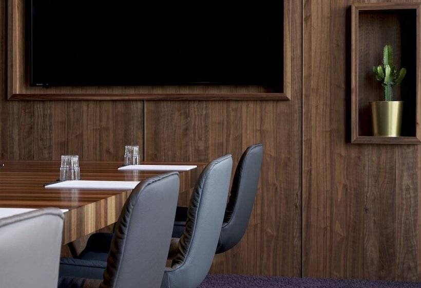 Roomers, Frankfurt, A Member Of Design Hotels