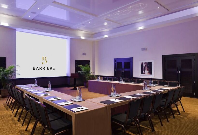 בית מלון כפרי & Ryads Barriere Le Naoura