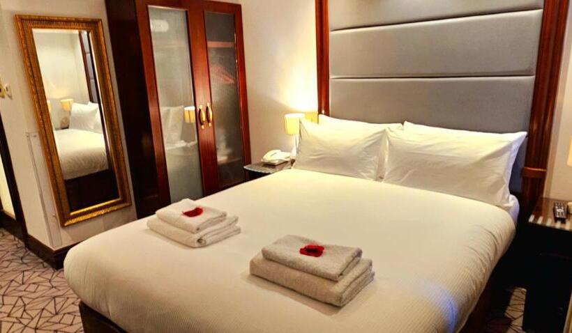 Отель Hyde Park International