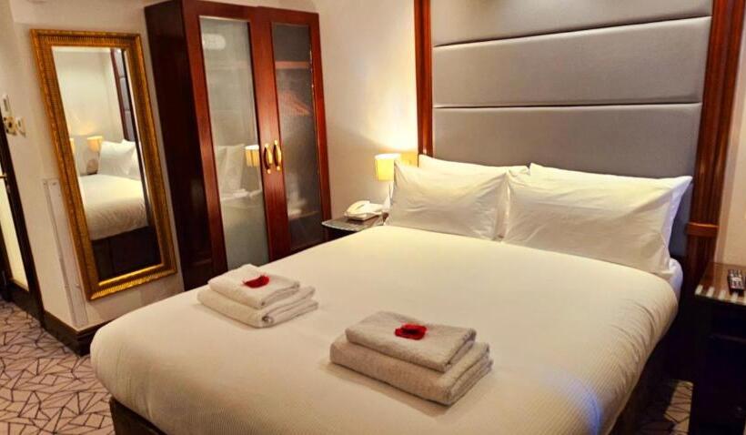 Отель Hyde Park International