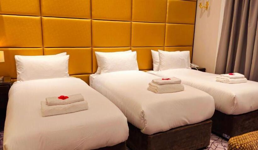 Отель Hyde Park International