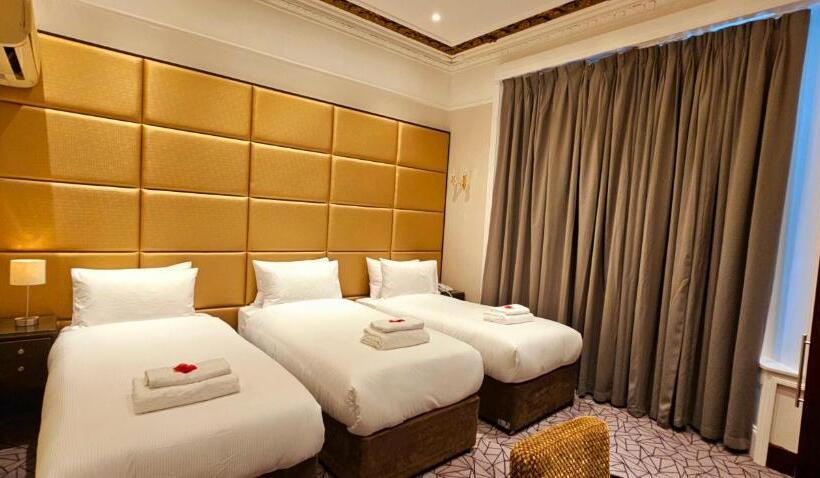 Отель Hyde Park International