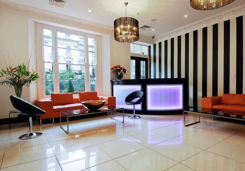 Отель Hyde Park International