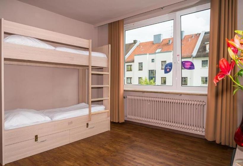 هتل Smart Stay Hostel Munich City