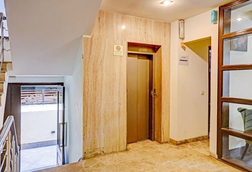 בית מלון כפרי The Orion   Greater Kailash