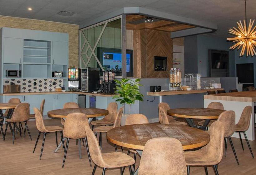 ホテル Travelodge By Wyndham Roberval