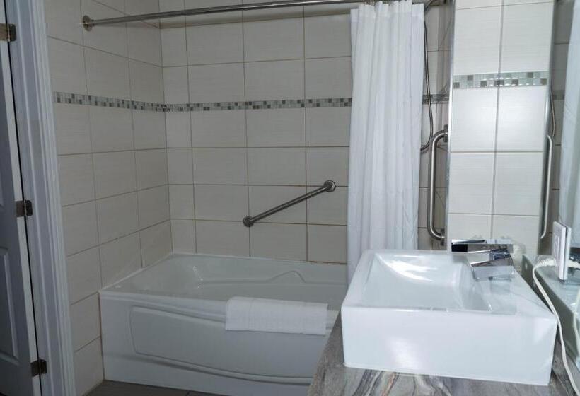 ホテル Travelodge By Wyndham Roberval