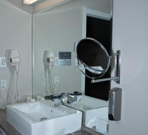 ホテル Travelodge By Wyndham Roberval