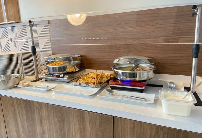 호텔 Holiday Inn Express Morelia Centro Historico