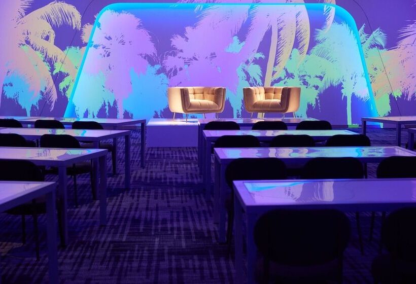 בית מלון כפרי W South Beach