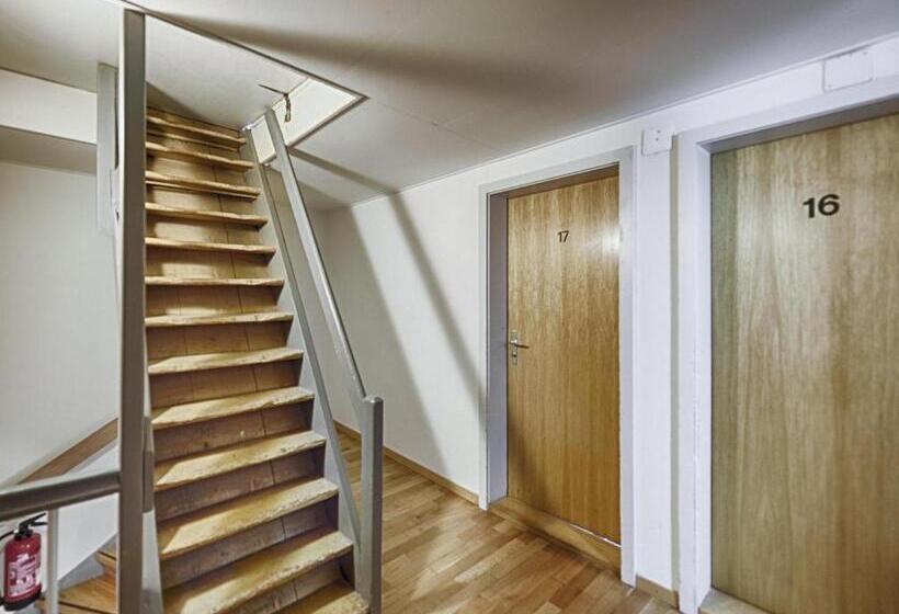 Отель Weisses Kreuz