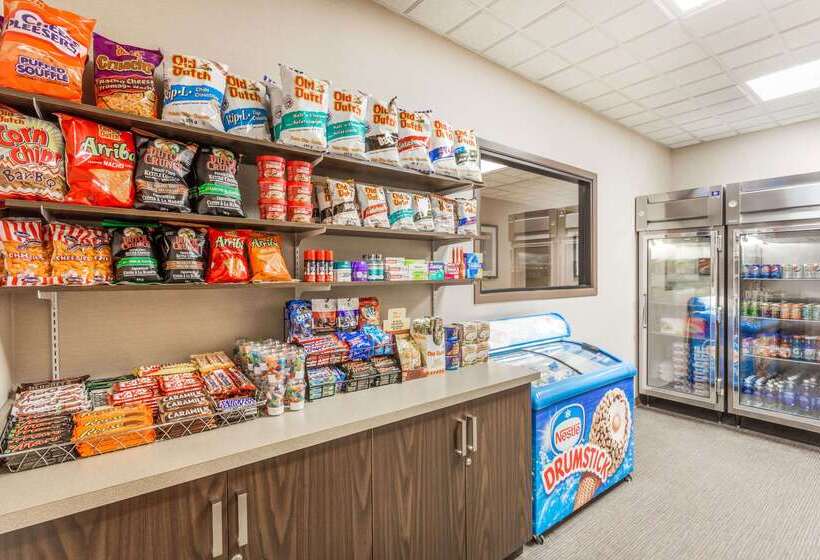 בית מלון כפרי Wingate By Wyndham Regina