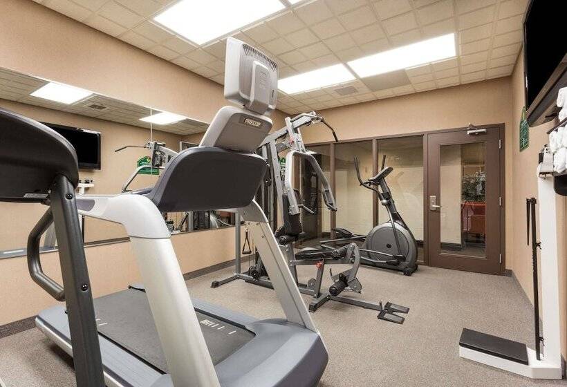 בית מלון כפרי Wingate By Wyndham Regina