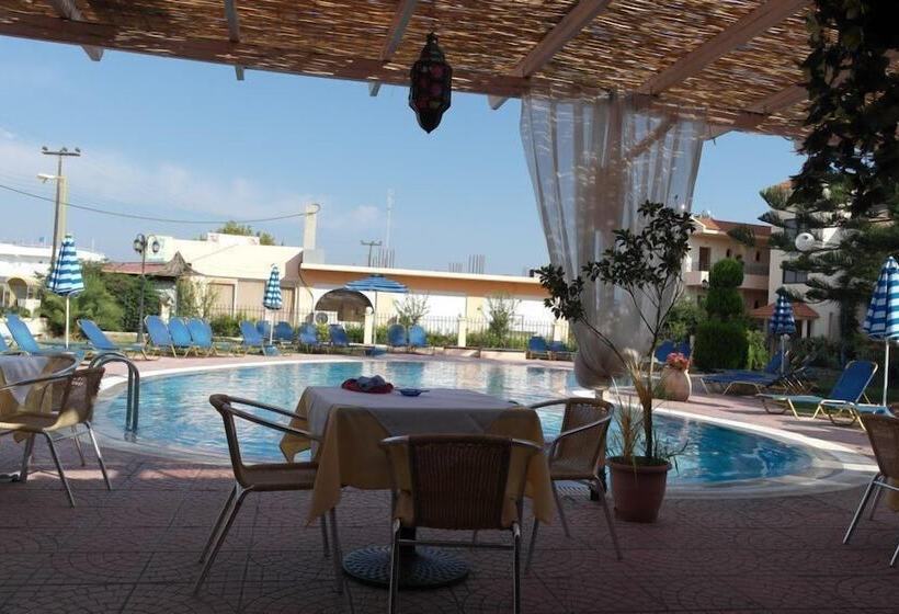 Lyristis Dinos Studios & Apartments