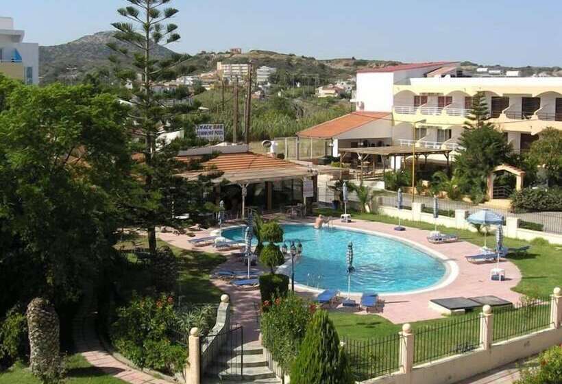 Lyristis Dinos Studios & Apartments