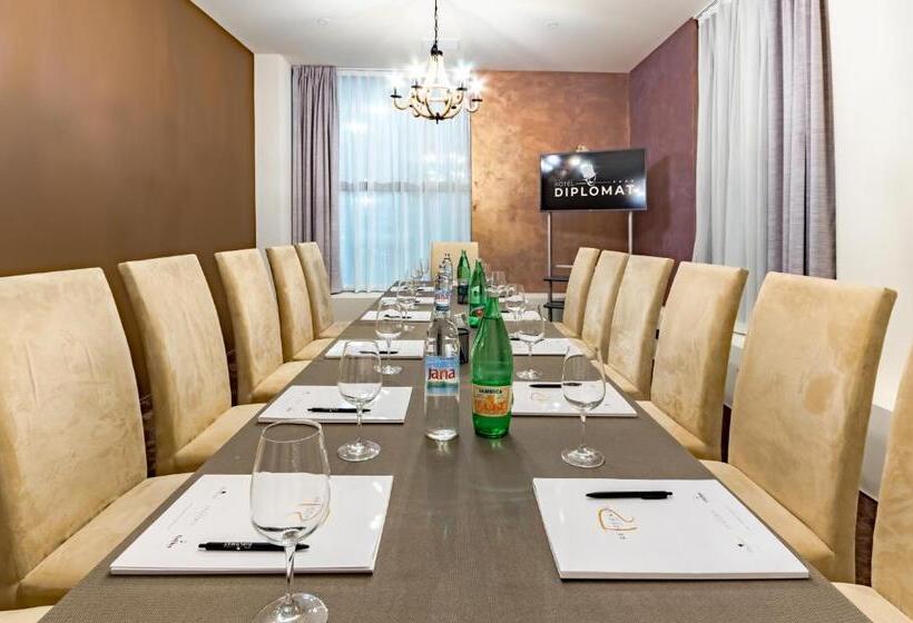 בית מלון כפרי Diplomat