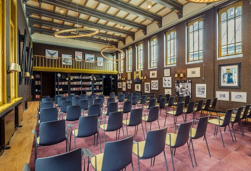 Post Plaza Hotel & Grand Café