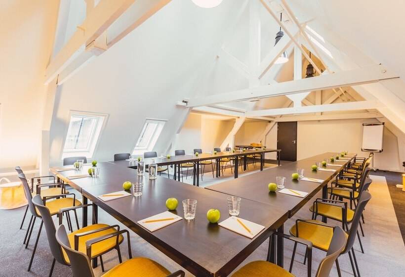 Post Plaza Hotel & Grand Café