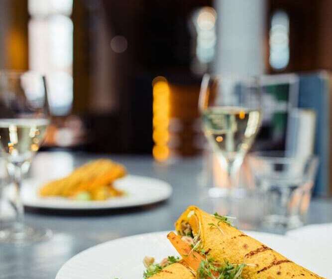 Post Plaza Hotel & Grand Café