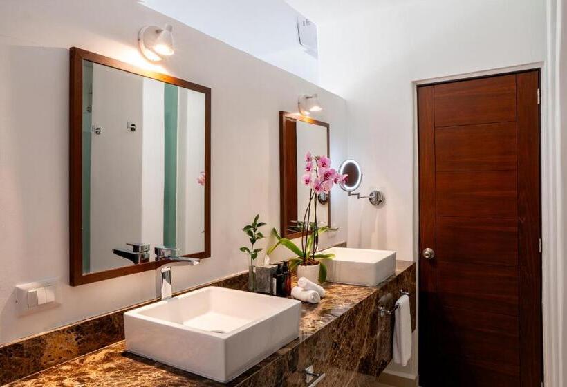 The Beachfront by The Fives Hotels - All Inclusive - Adults Only