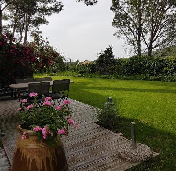 بنسيون Le Mas Des Anges