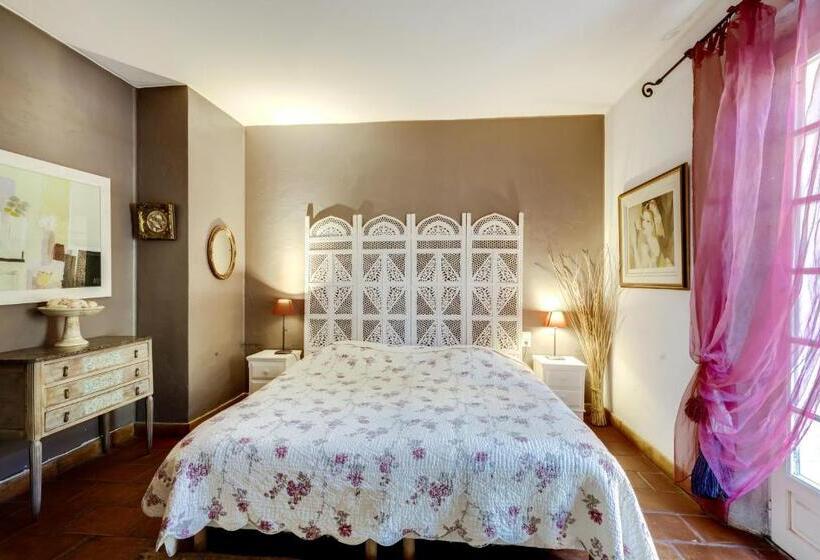 بنسيون Le Mas Des Anges