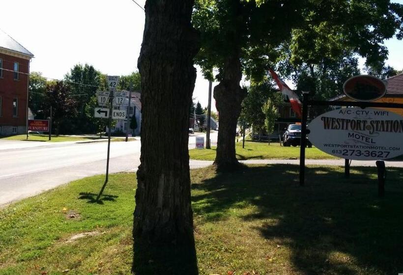 Westport Station Motel