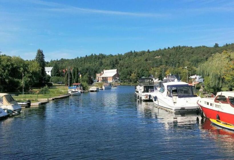 Westport Station Motel