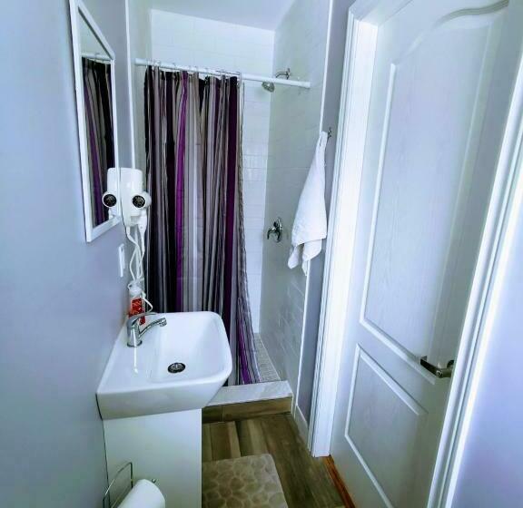 فندق صغير Salmon River Motel