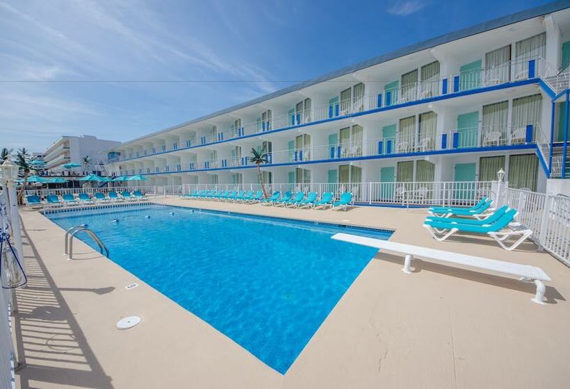 モーテル Compass Family Resort