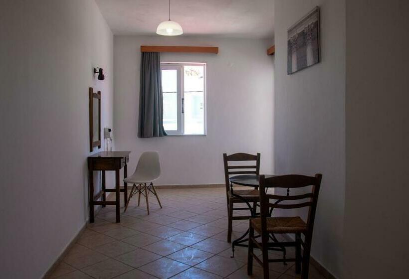 هتل Harriets Apartments