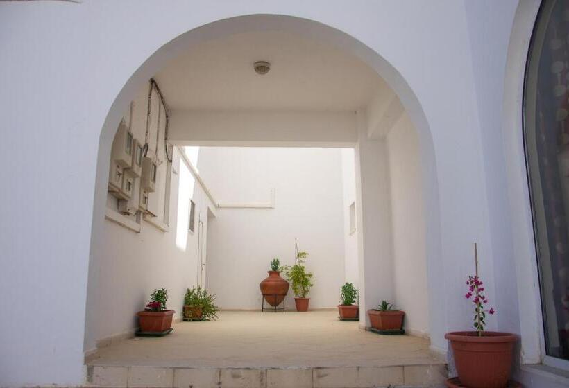 هتل Harriets Apartments