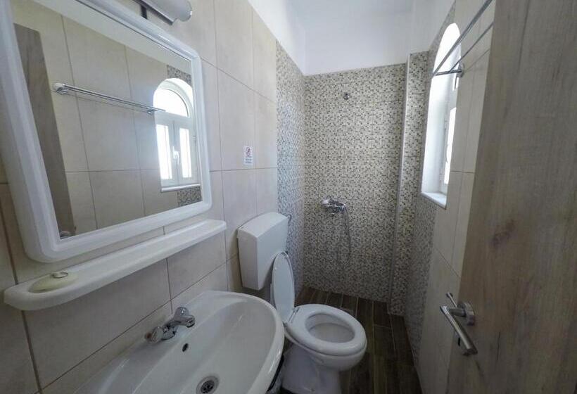 هتل Harriets Apartments