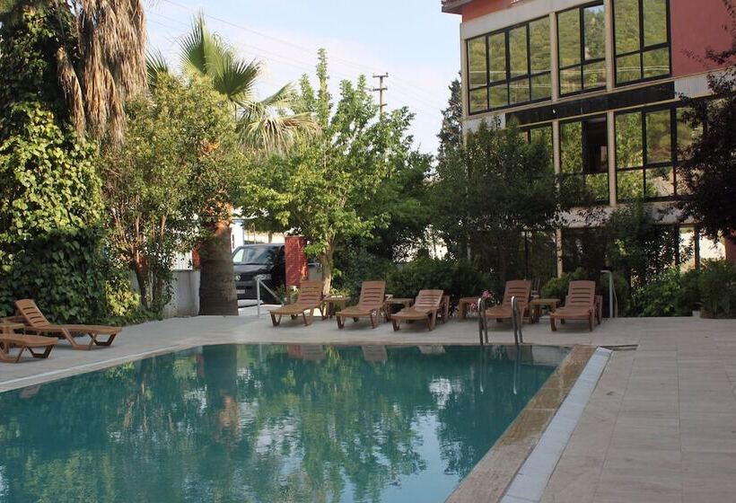 בית מלון כפרי Oskar Thermal