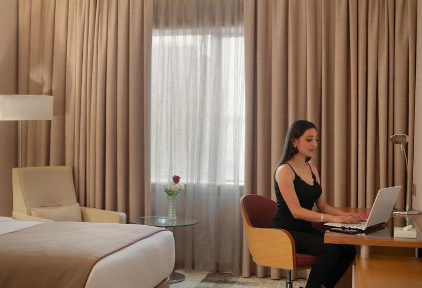 هتل Ramada By Wyndham Erbil Gulan Street