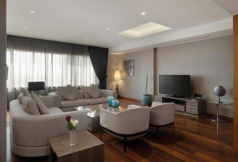 هتل Ramada By Wyndham Erbil Gulan Street