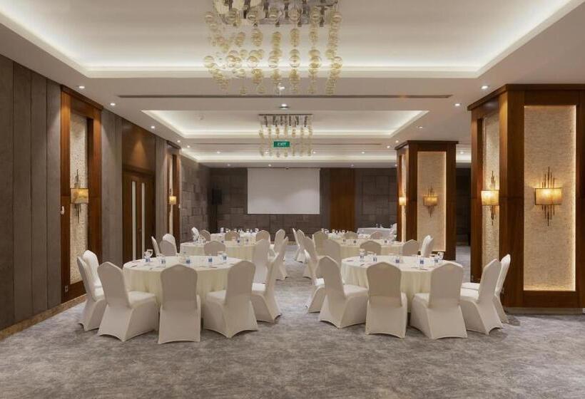 هتل Ramada By Wyndham Erbil Gulan Street