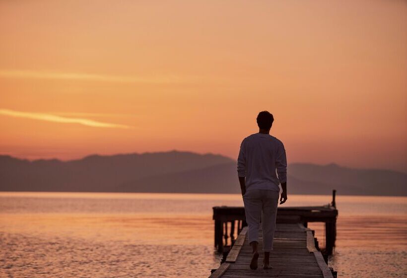 ホテル The Olivar Suites