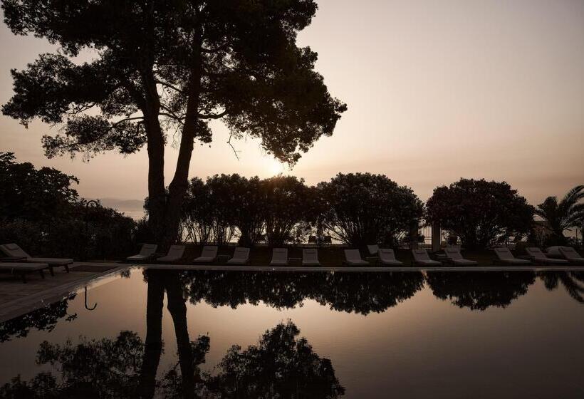 ホテル The Olivar Suites