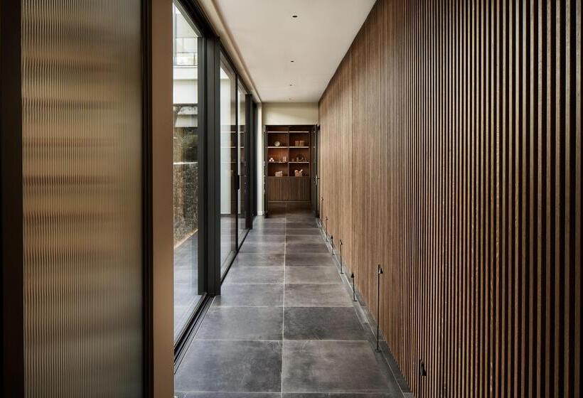 ホテル The Olivar Suites