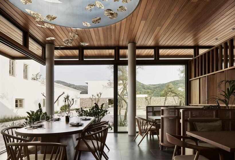 ホテル The Olivar Suites