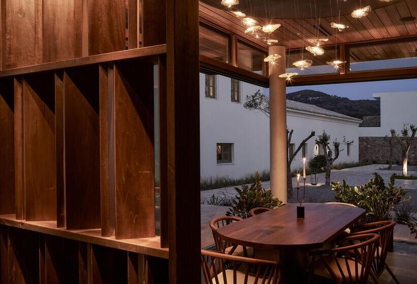 ホテル The Olivar Suites