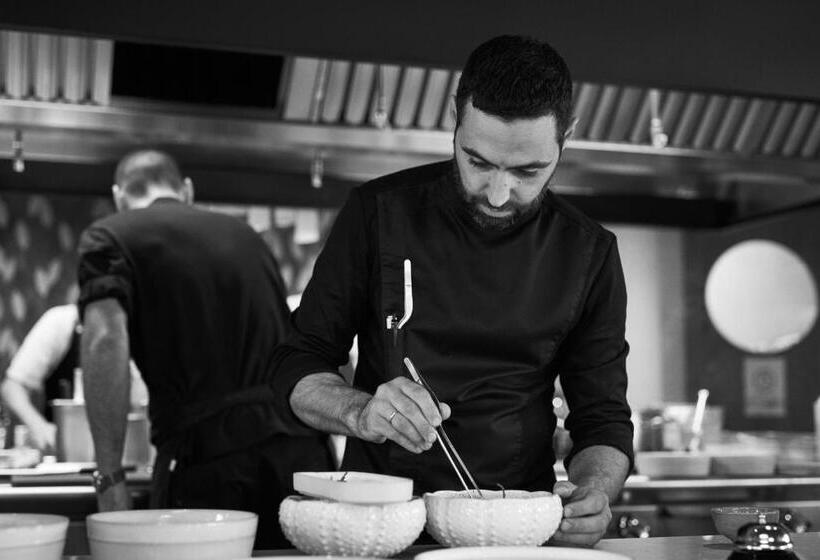 ホテル The Olivar Suites