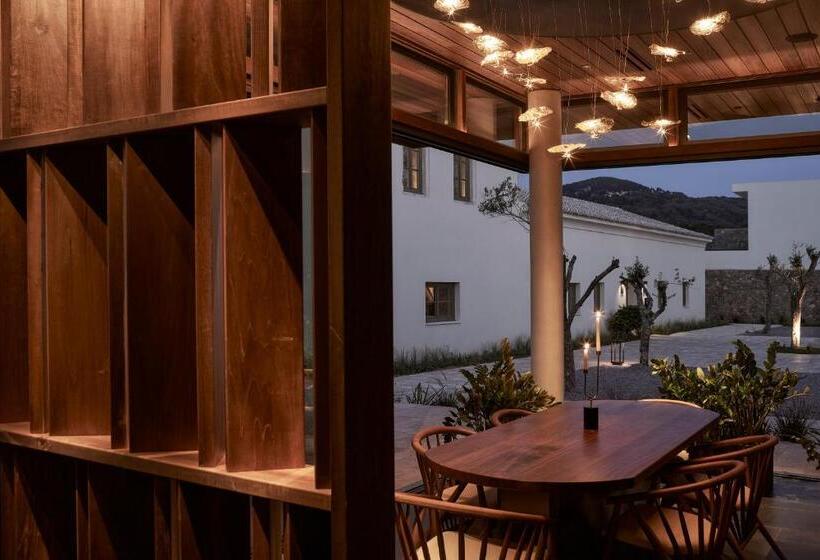 ホテル The Olivar Suites