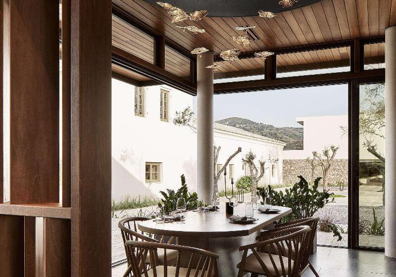 ホテル The Olivar Suites