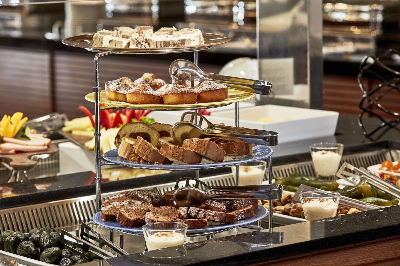 ホテル The Olivar Suites